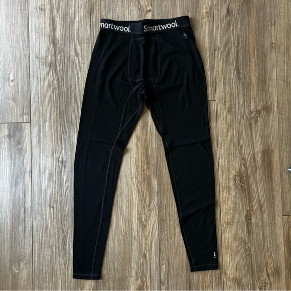 Outfit Bundle | BR Sweater, Smartwool Socks & Thermals, Boxers & CK Jeans - Picture 3 of 16